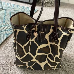 Like new authentic Dooney and Bourke large tote